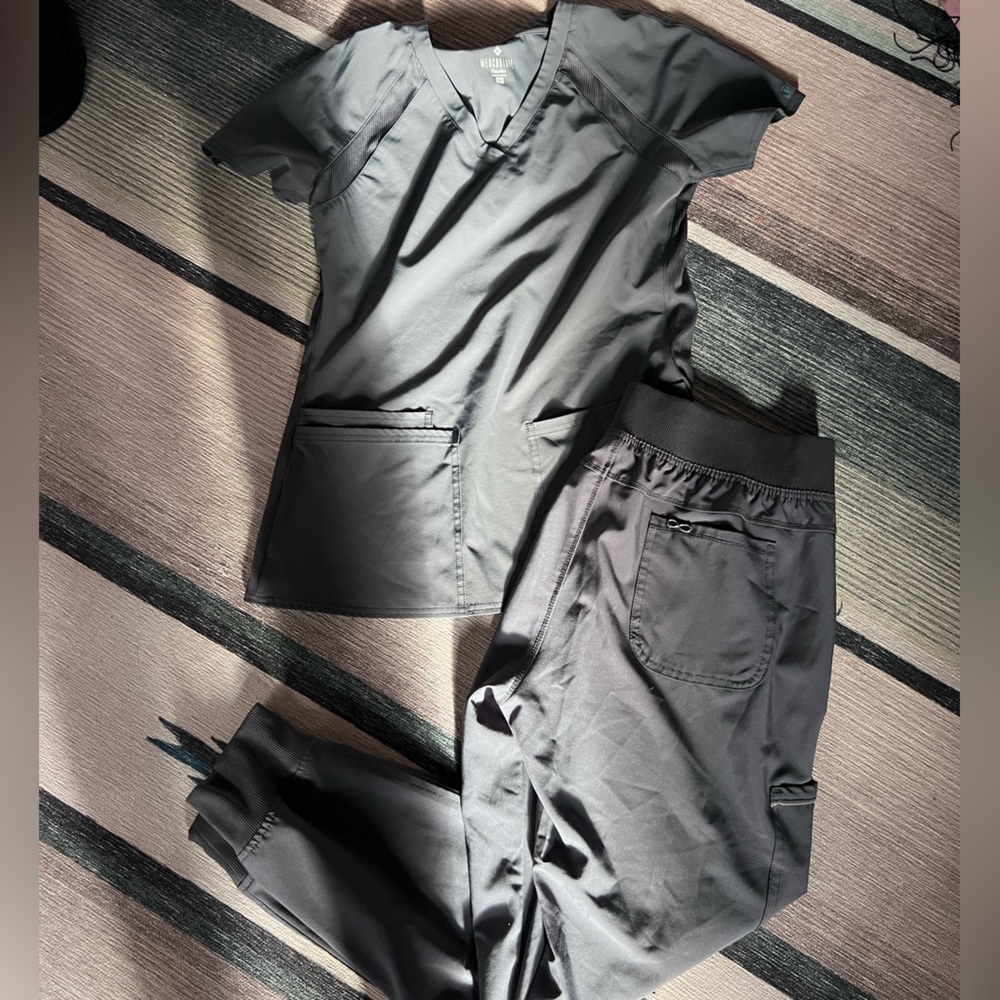 Infinity/med couture scrubs